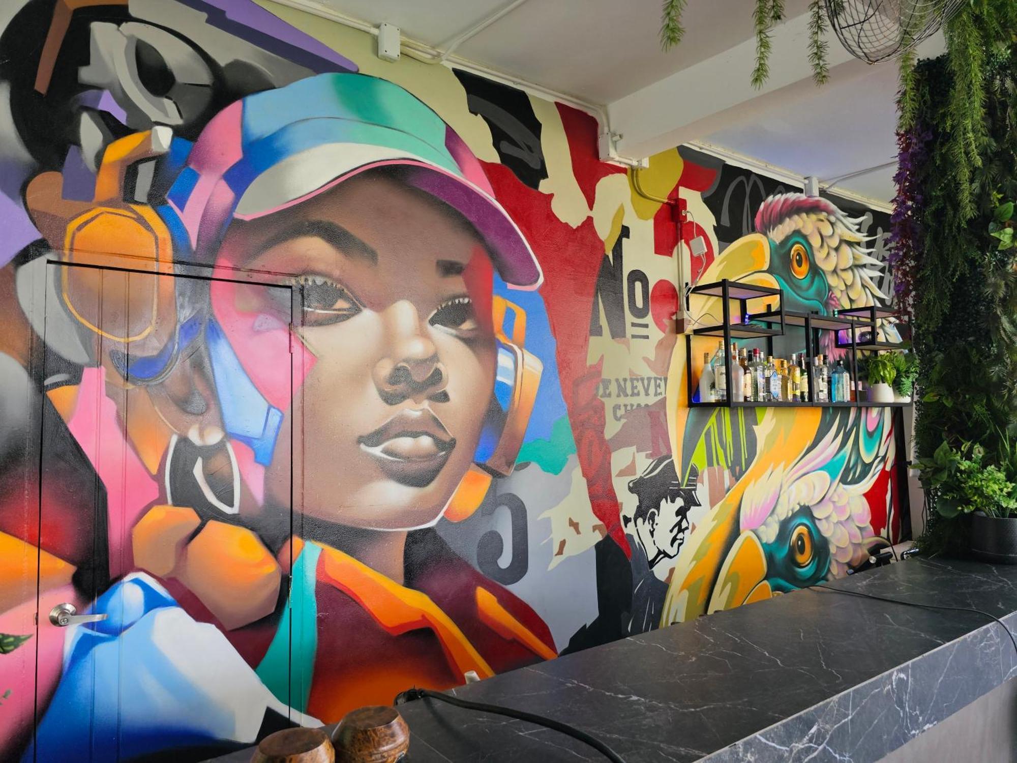 Urban Jungle Hostel Банкок Екстериор снимка