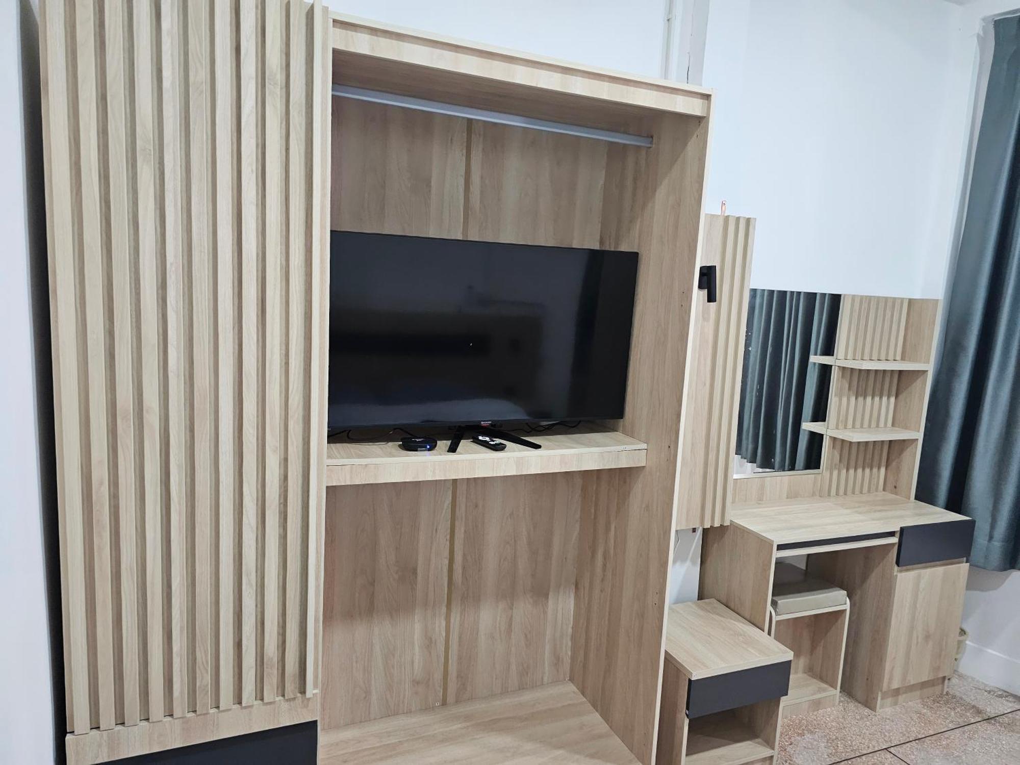 Urban Jungle Hostel Банкок Екстериор снимка